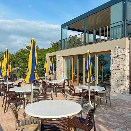 Campingplads Village Mare Pineta Sistiana