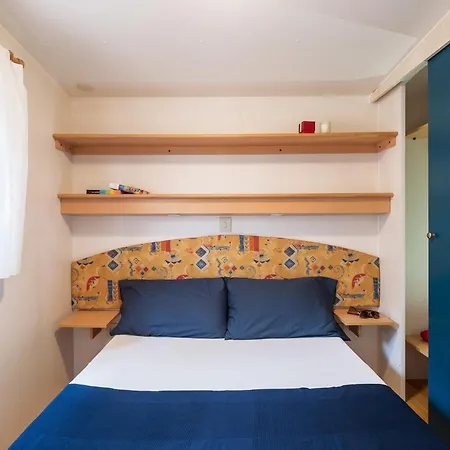 Village Mare Pineta אתר קמפינג 4*
